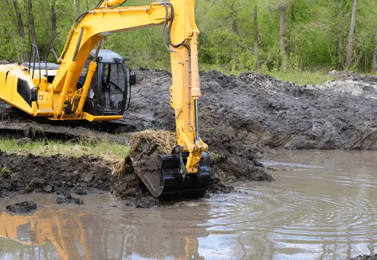 temporary-pond-building-for-dewatering-and-sediment-control