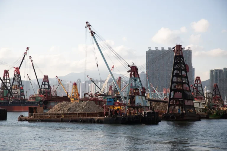 How Industrial Dredge Rental Enhances Efficiency in Large-Scale Projects